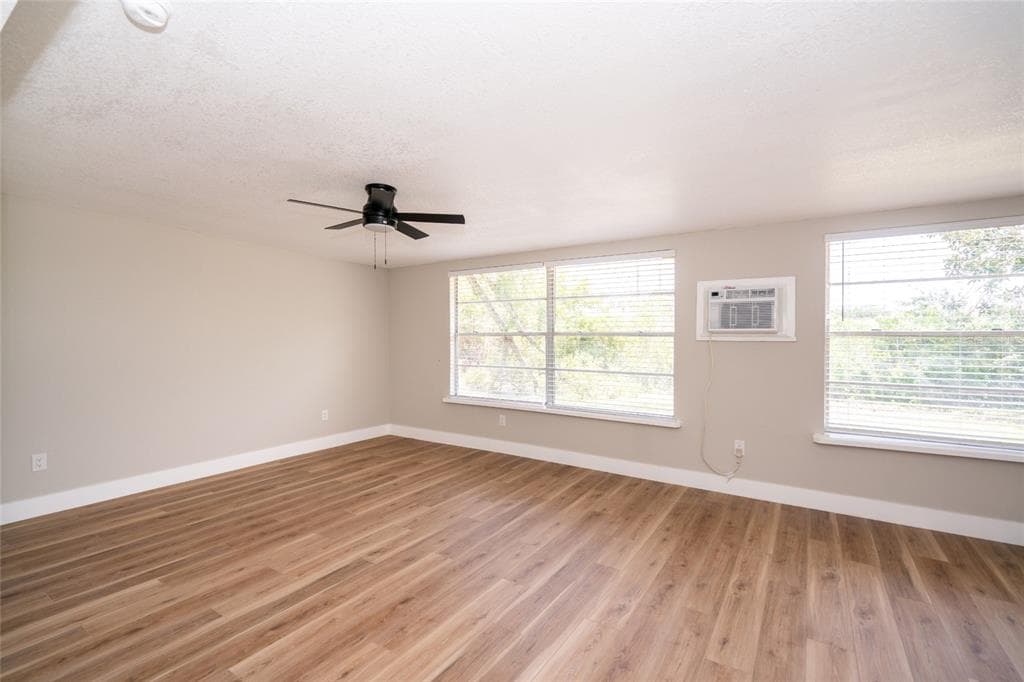 415 COUNTRY CLUB DRIVE photo 9