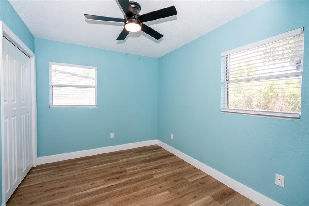415 COUNTRY CLUB DRIVE photo 18