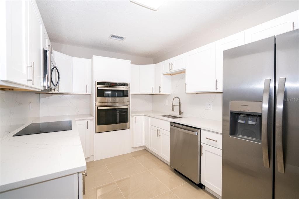 415 COUNTRY CLUB DRIVE photo 8
