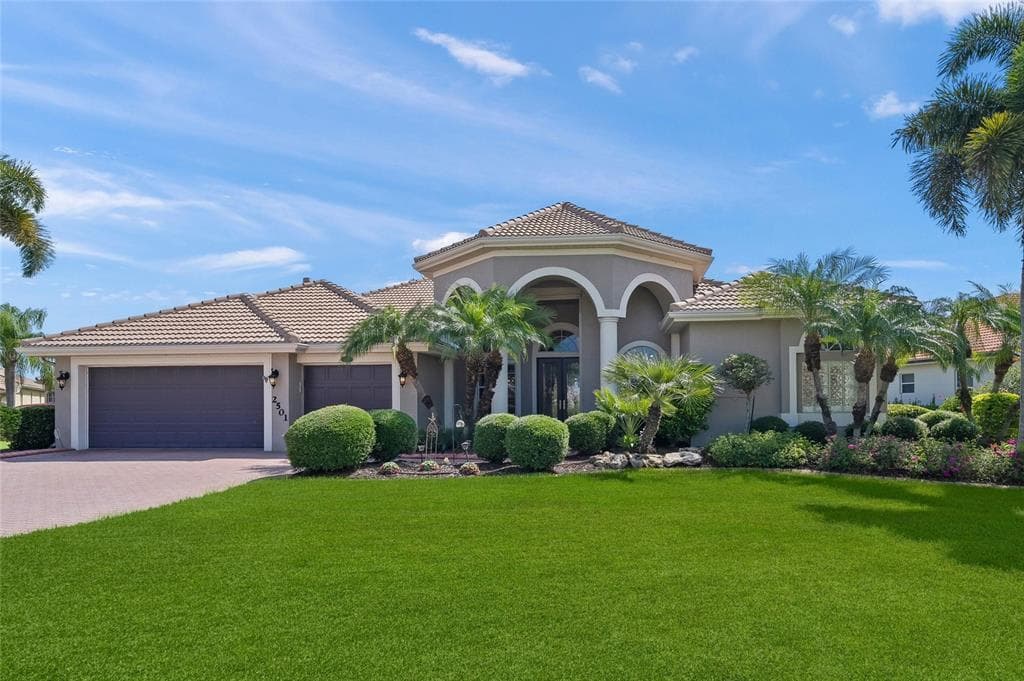 2501 FARMS COURT photo 2