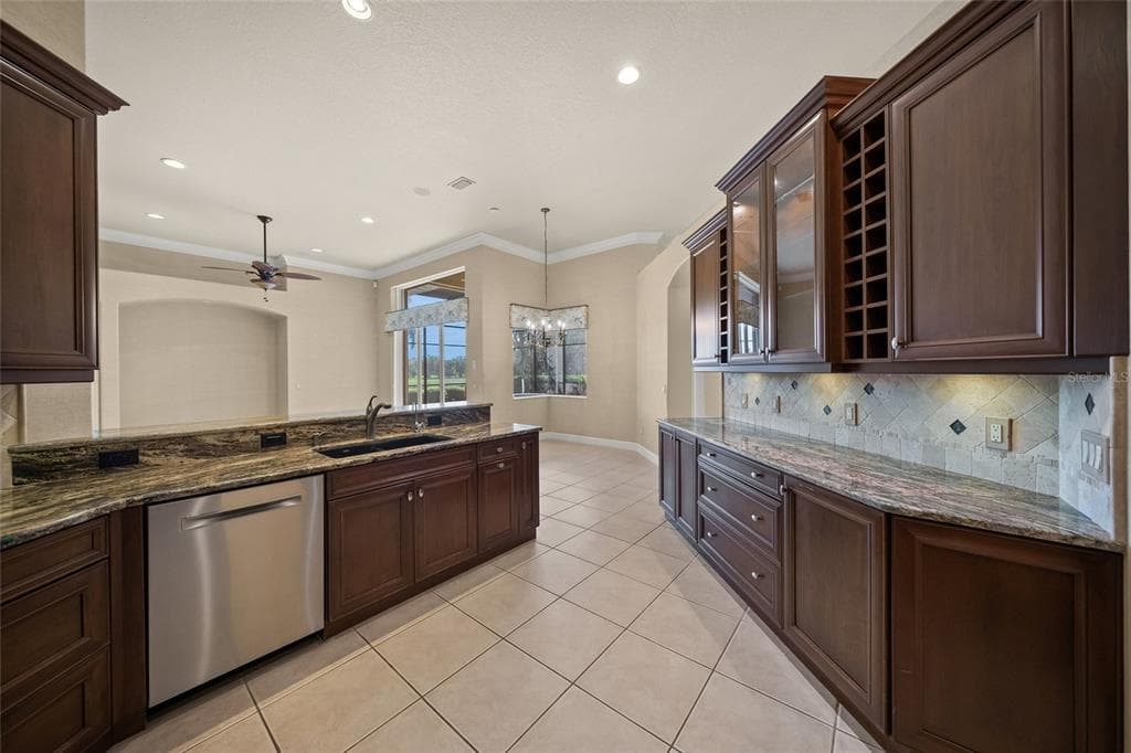2501 FARMS COURT photo 17