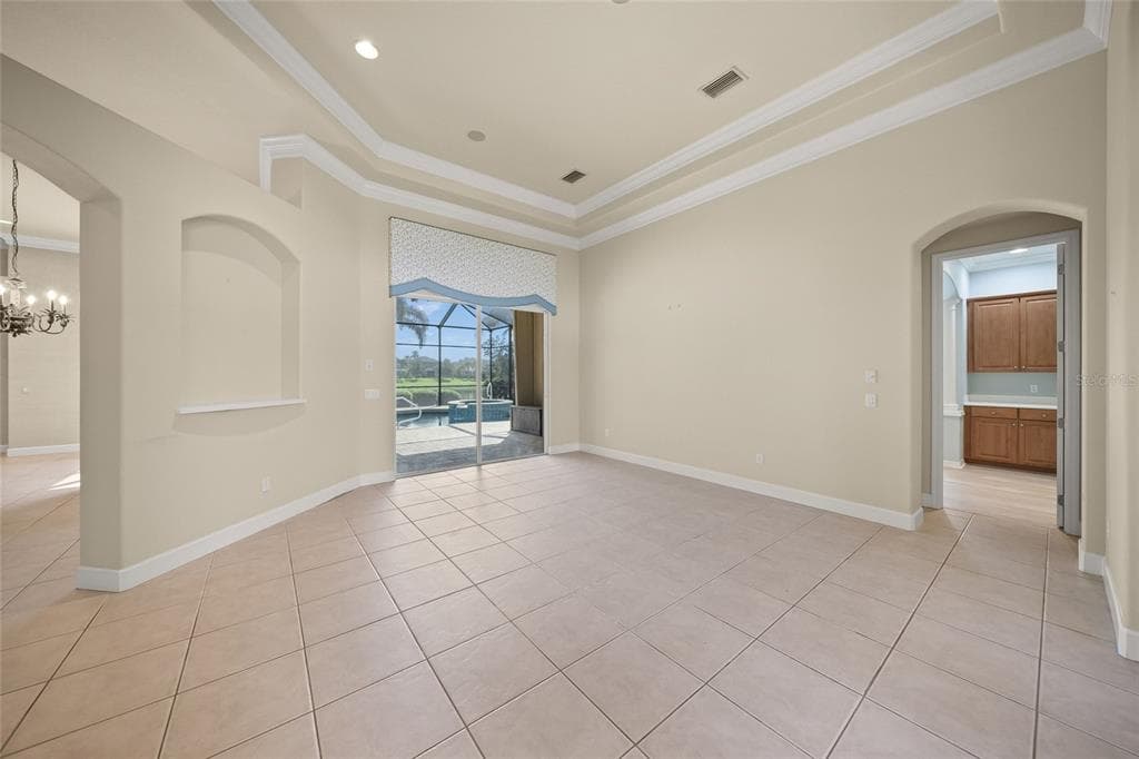 2501 FARMS COURT photo 12