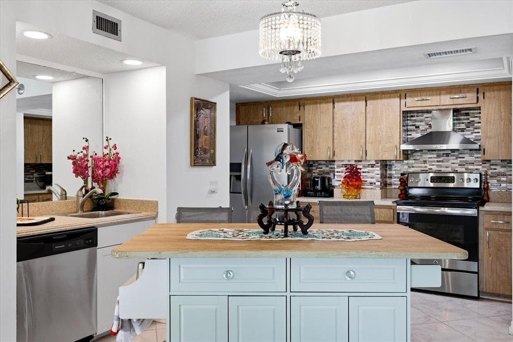 1651 SAND KEY ESTATES COURT 31 photo 14
