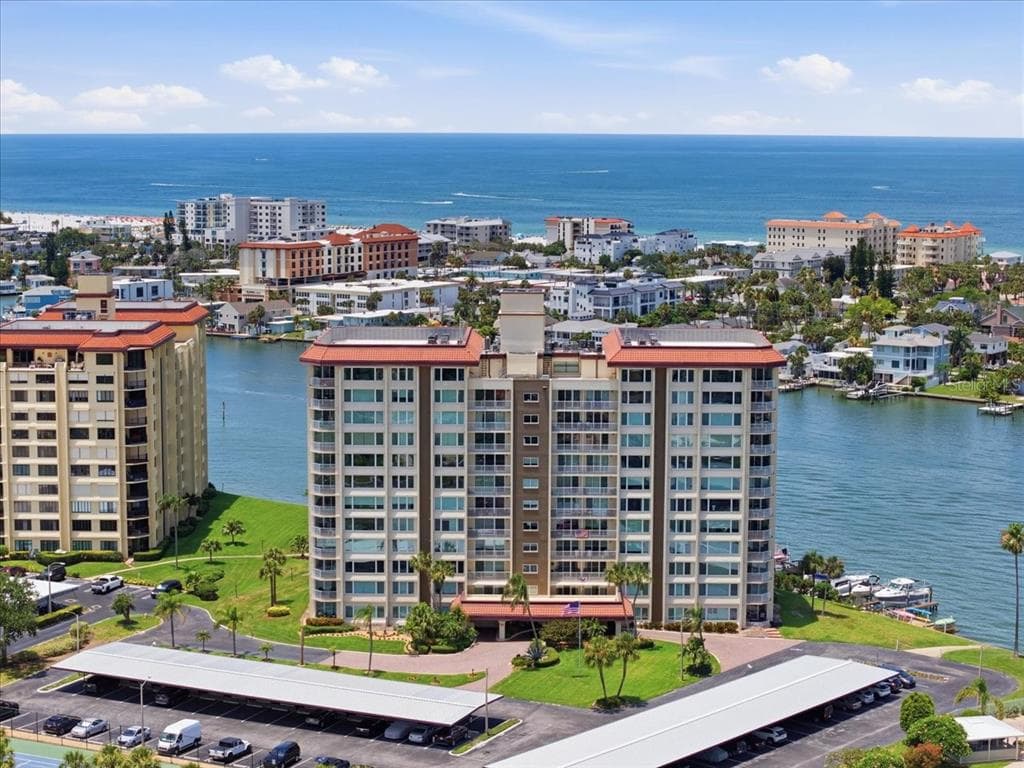 736 ISLAND WAY 1003 photo 4