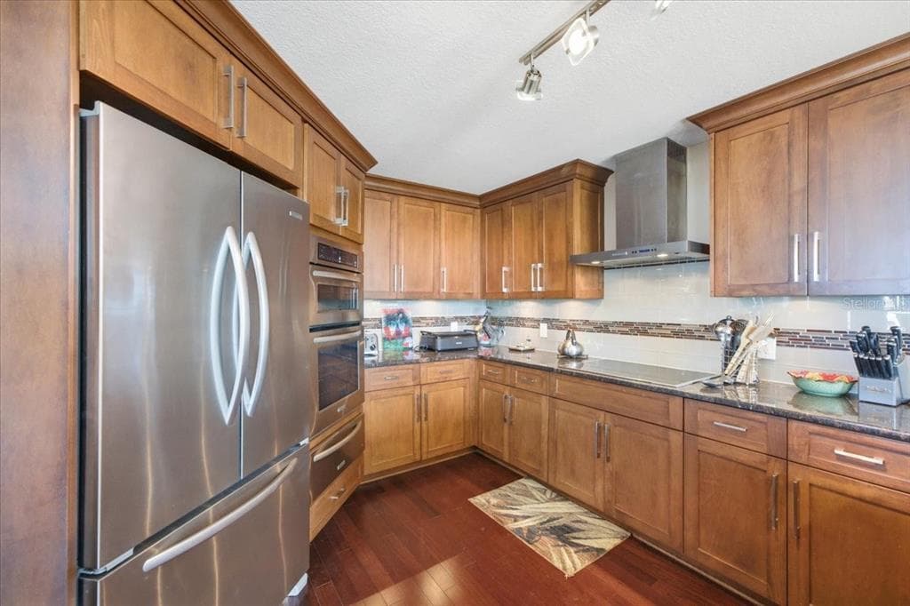 736 ISLAND WAY 1003 photo 25