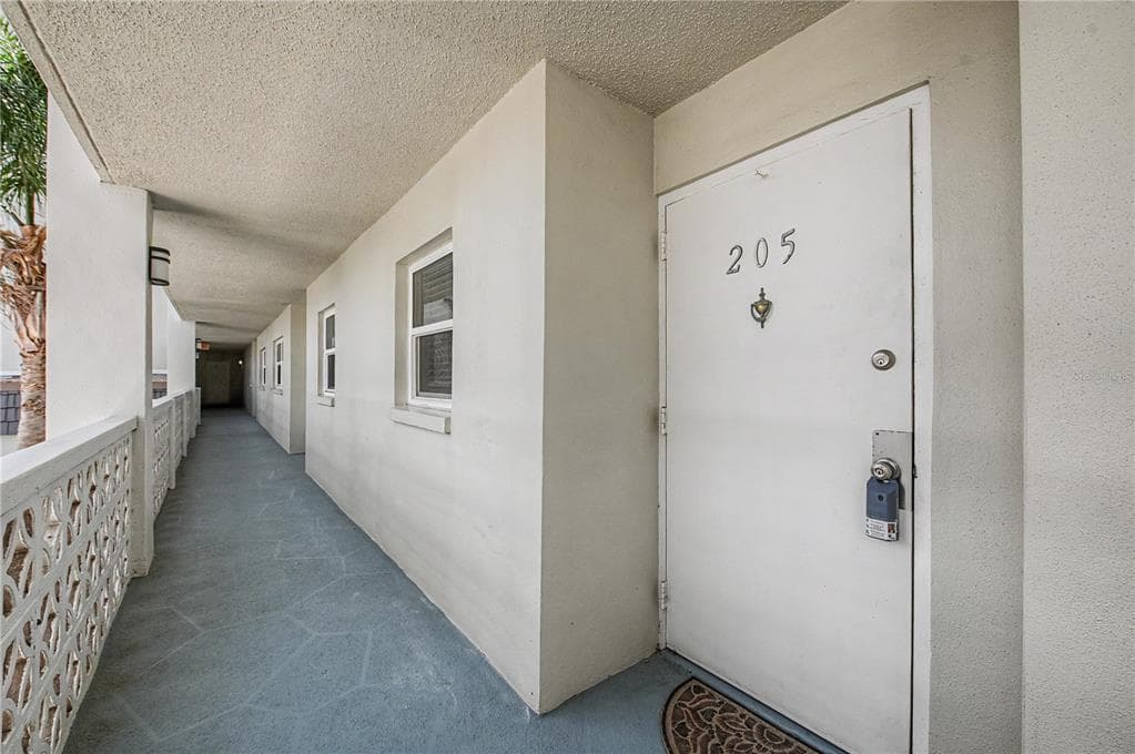 9 FORBES PLACE 205 photo 2