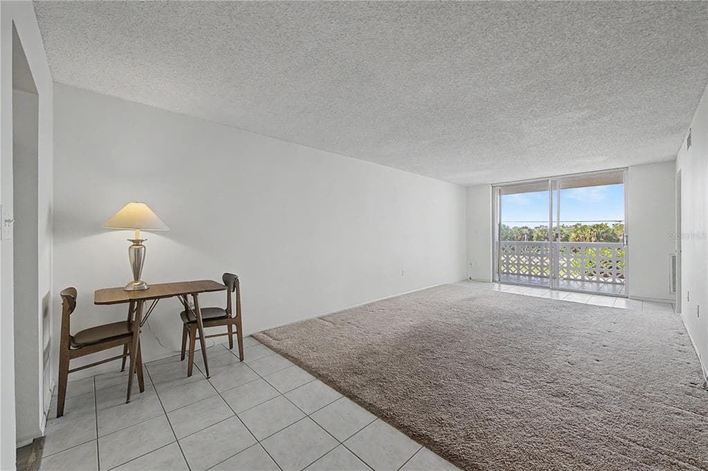 9 FORBES PLACE 205 photo 4