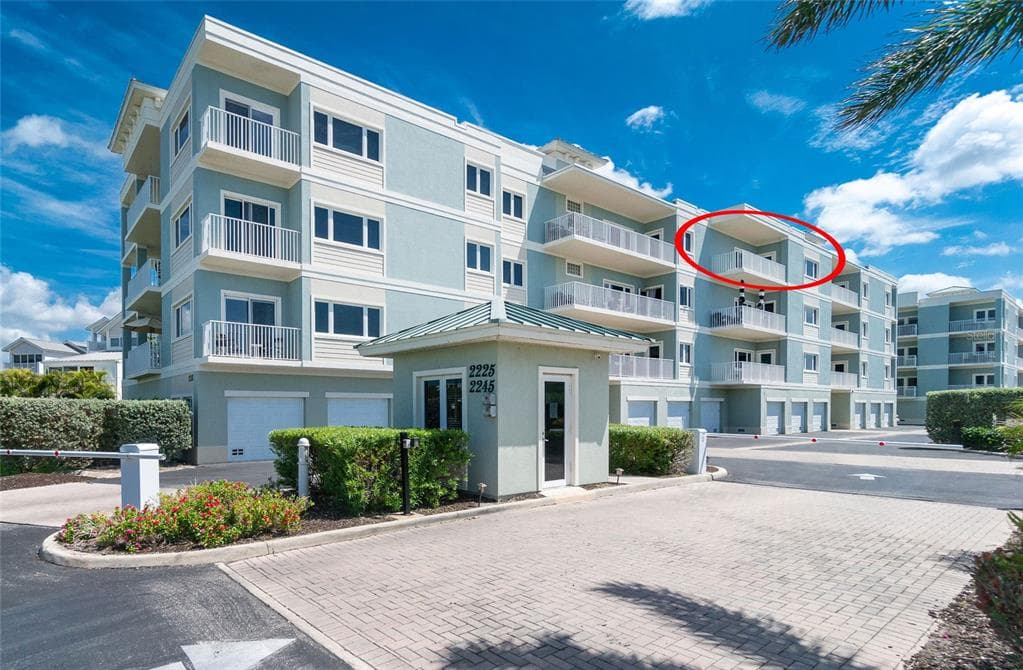2225 N BEACH ROAD 402 photo 1