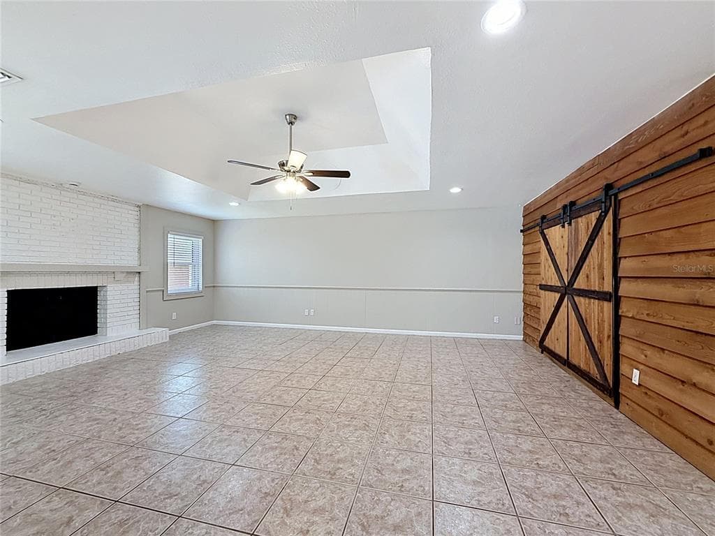 912 SHANGRI LA DRIVE photo 24