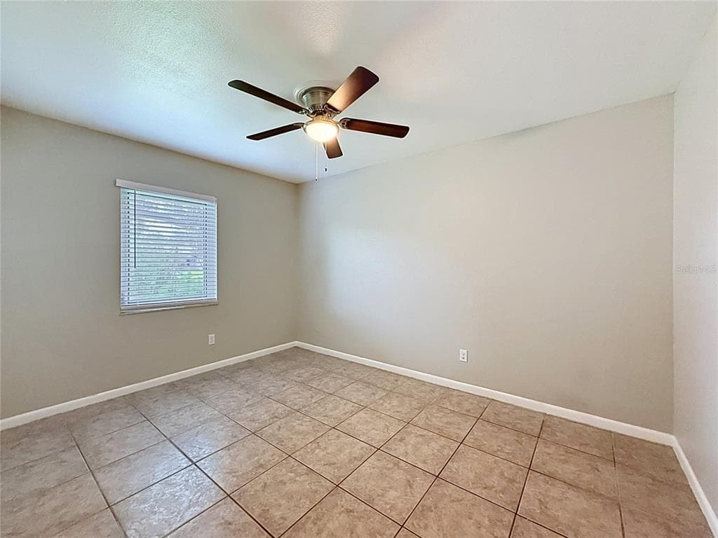 912 SHANGRI LA DRIVE photo 15