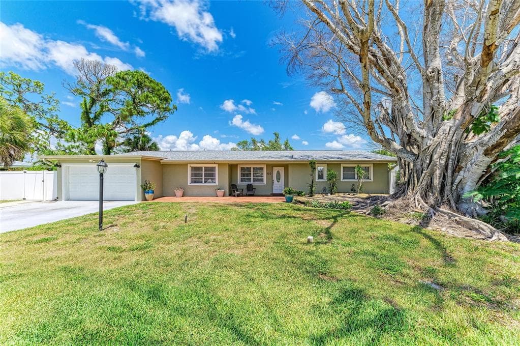 302 DONA DRIVE photo 8