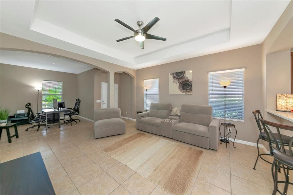 4930 NEWPORT NEWS CIRCLE photo 4