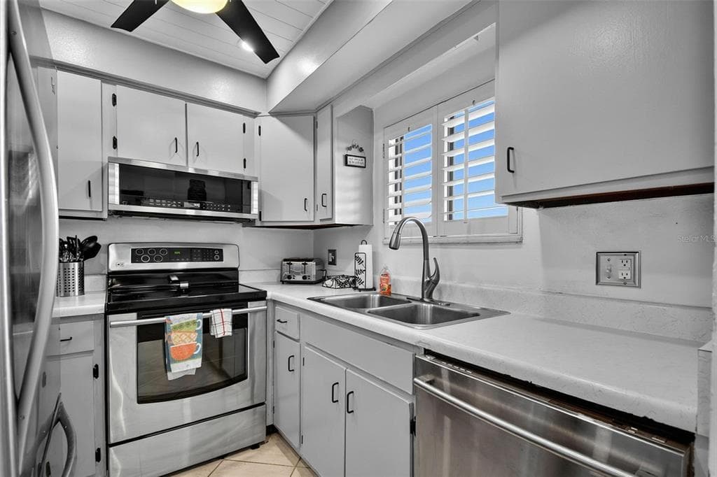 3500 S OCEAN SHORE BOULEVARD 109 photo 9