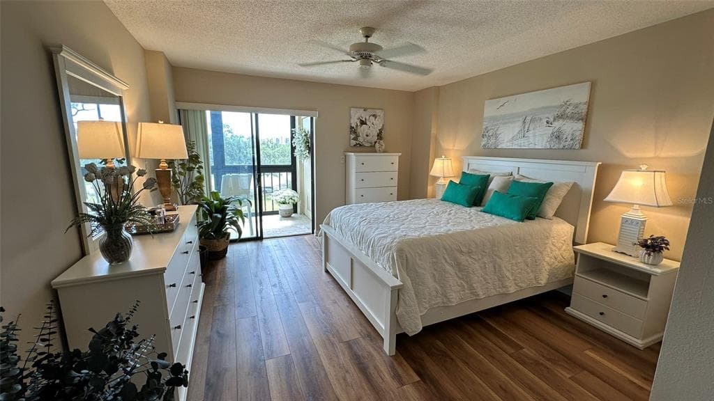 3400 COVE CAY DRIVE 4E photo 22
