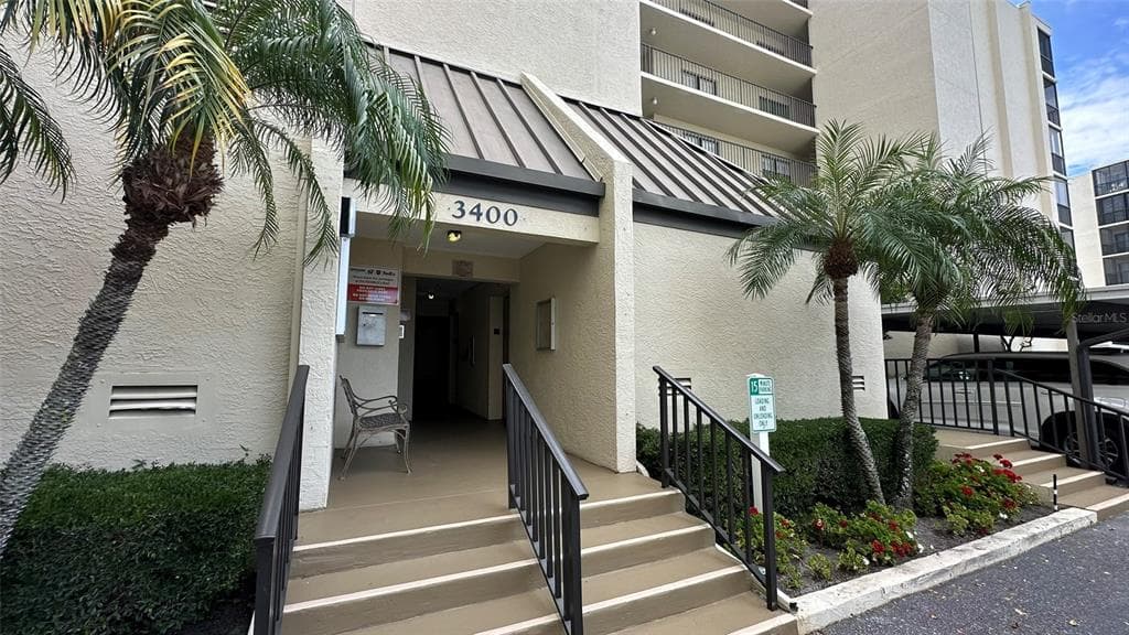 3400 COVE CAY DRIVE 4E photo 1