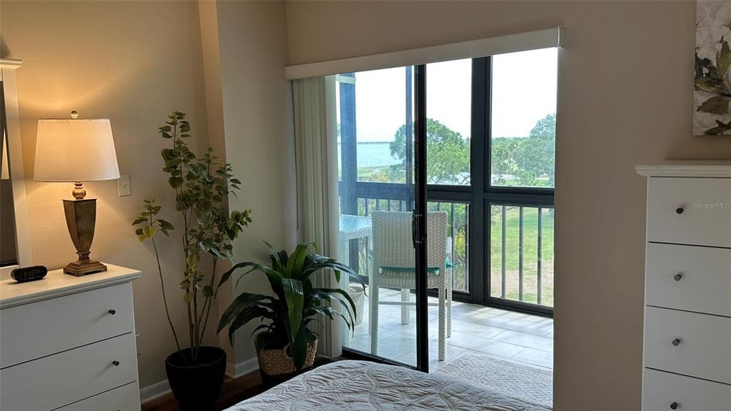 3400 COVE CAY DRIVE 4E photo 24