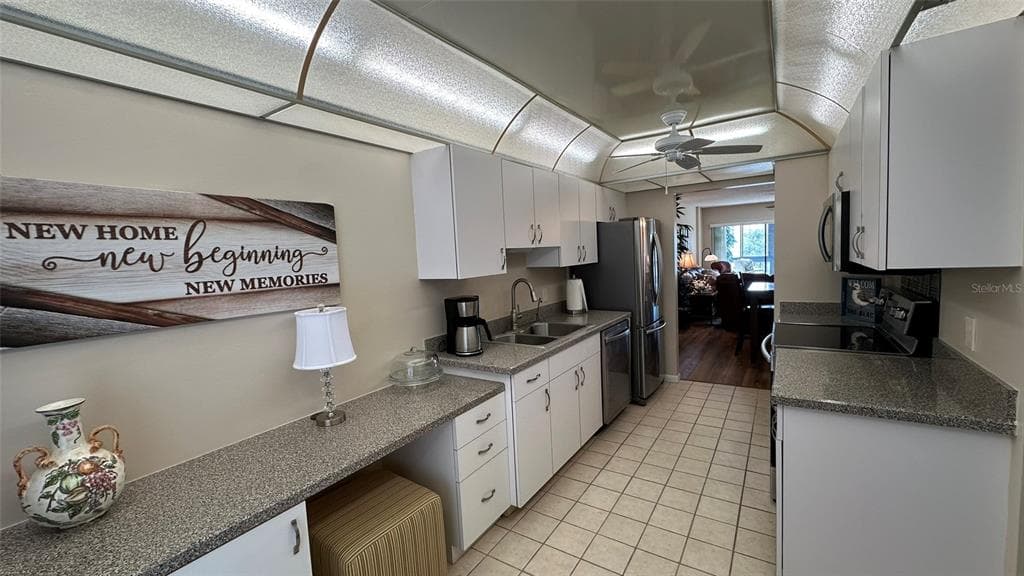 3400 COVE CAY DRIVE 4E photo 10