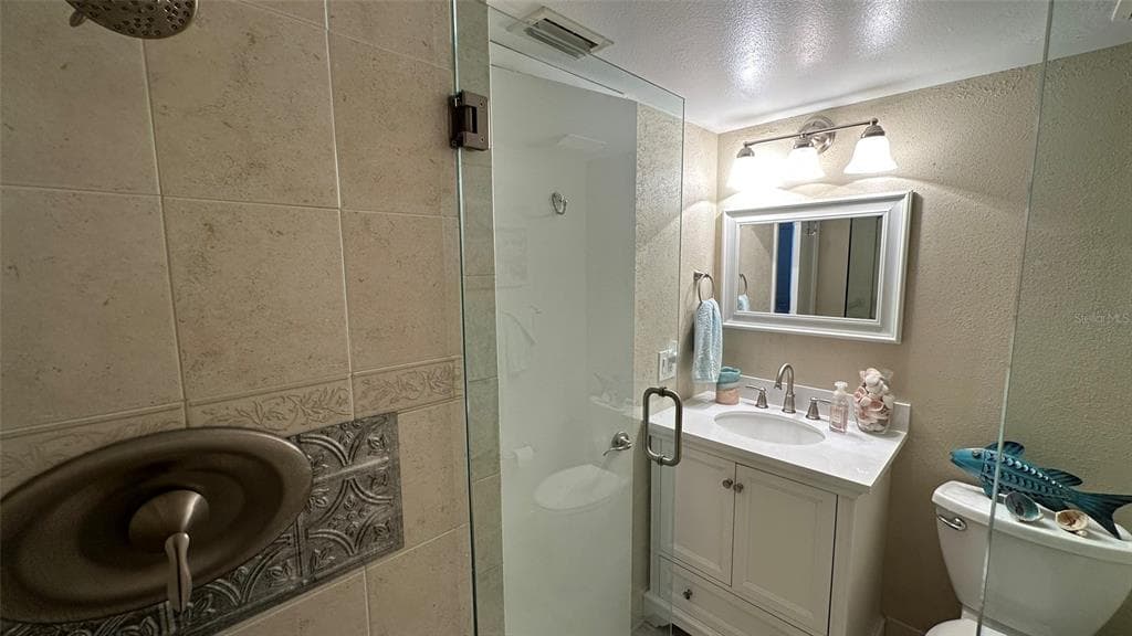 3400 COVE CAY DRIVE 4E photo 14
