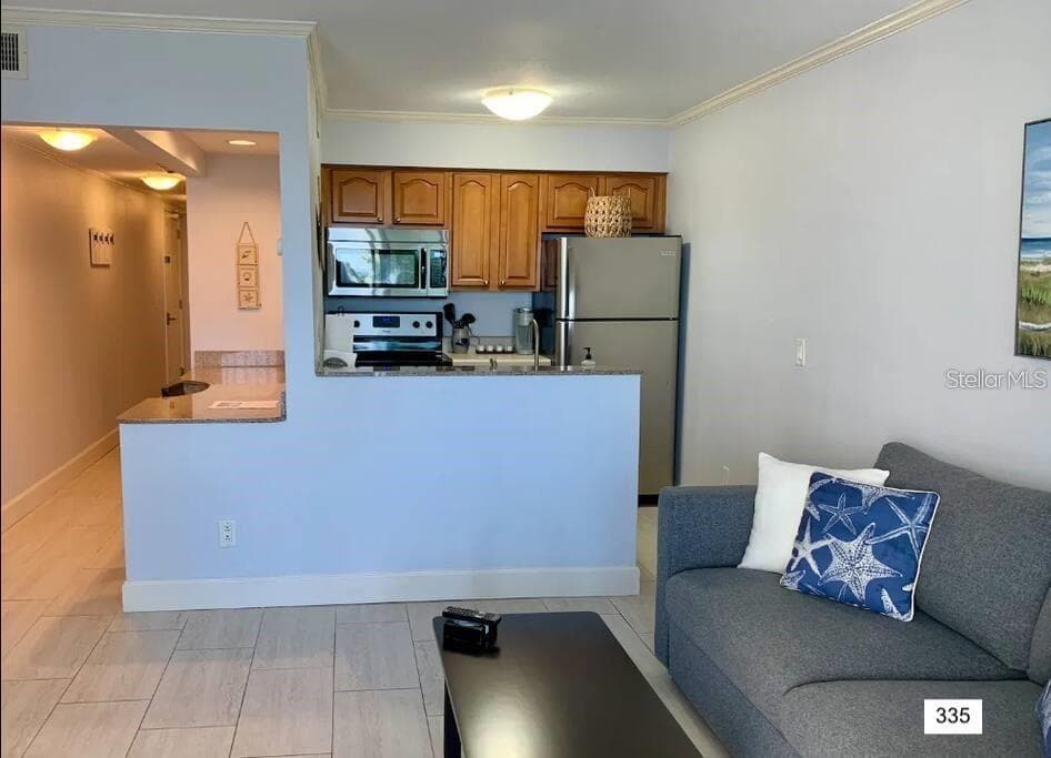 2506 N ROCKY POINT DRIVE 335 photo 4