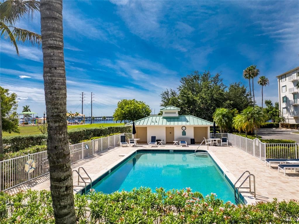 200 HARBOR WALK DRIVE 233 photo 2