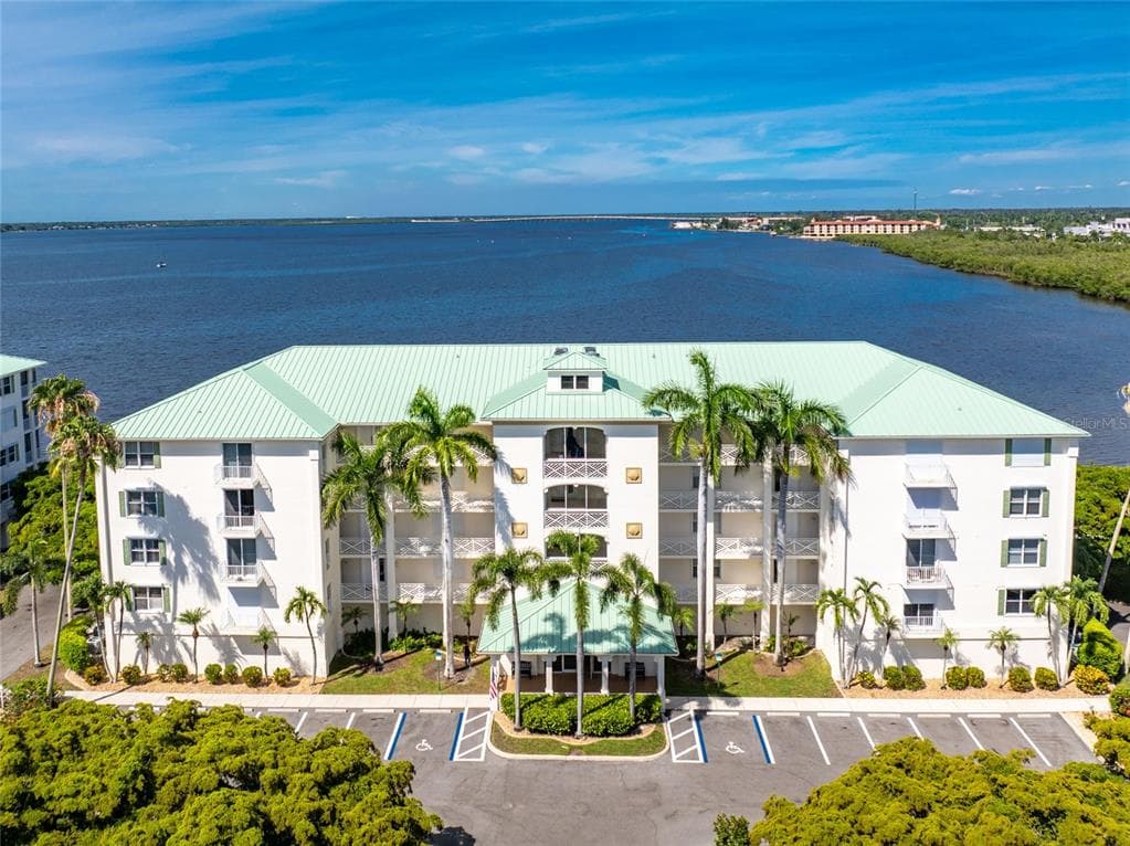 200 HARBOR WALK DRIVE 233 photo 1