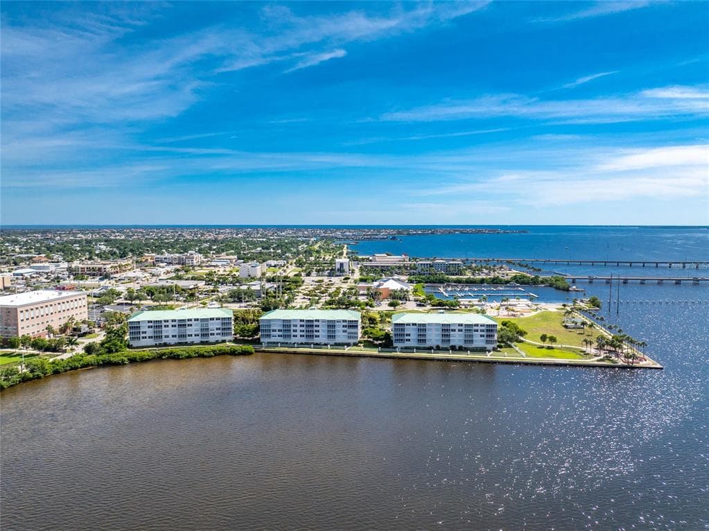 200 HARBOR WALK DRIVE 233 photo 18