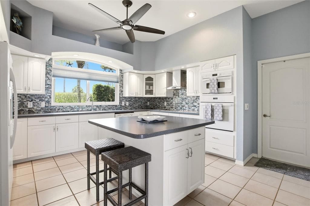 7100 SAN CASA DRIVE photo 13