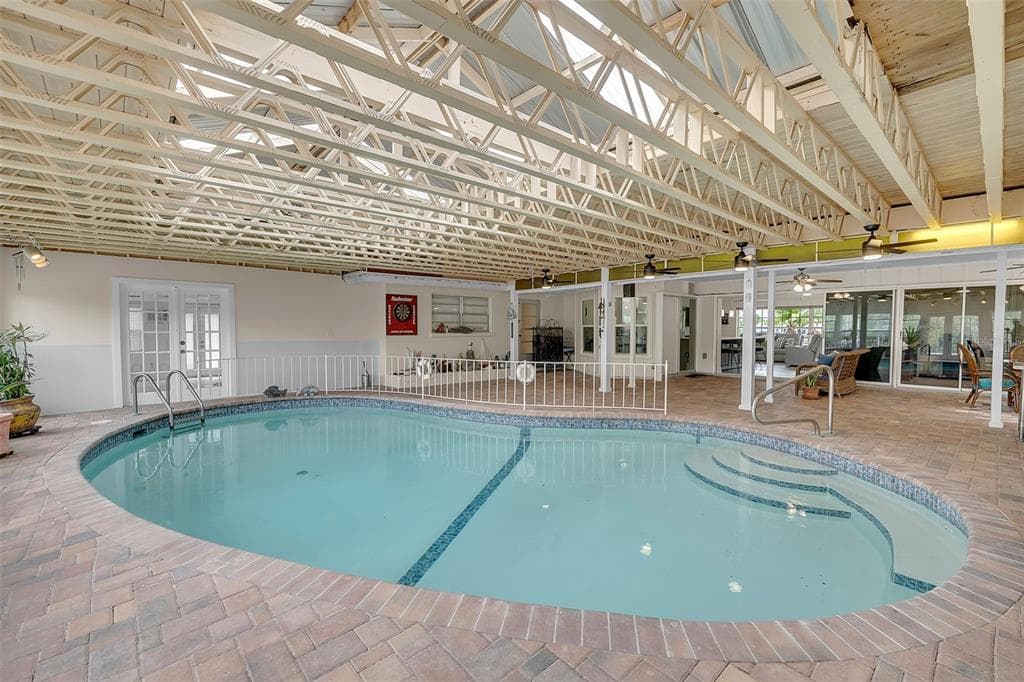 332 SHORE DRIVE photo 6