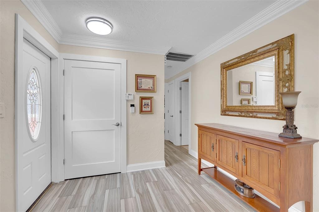 332 SHORE DRIVE photo 10