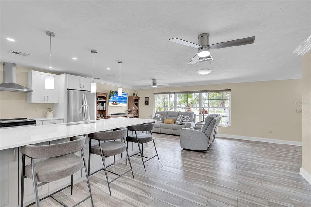 332 SHORE DRIVE photo 15
