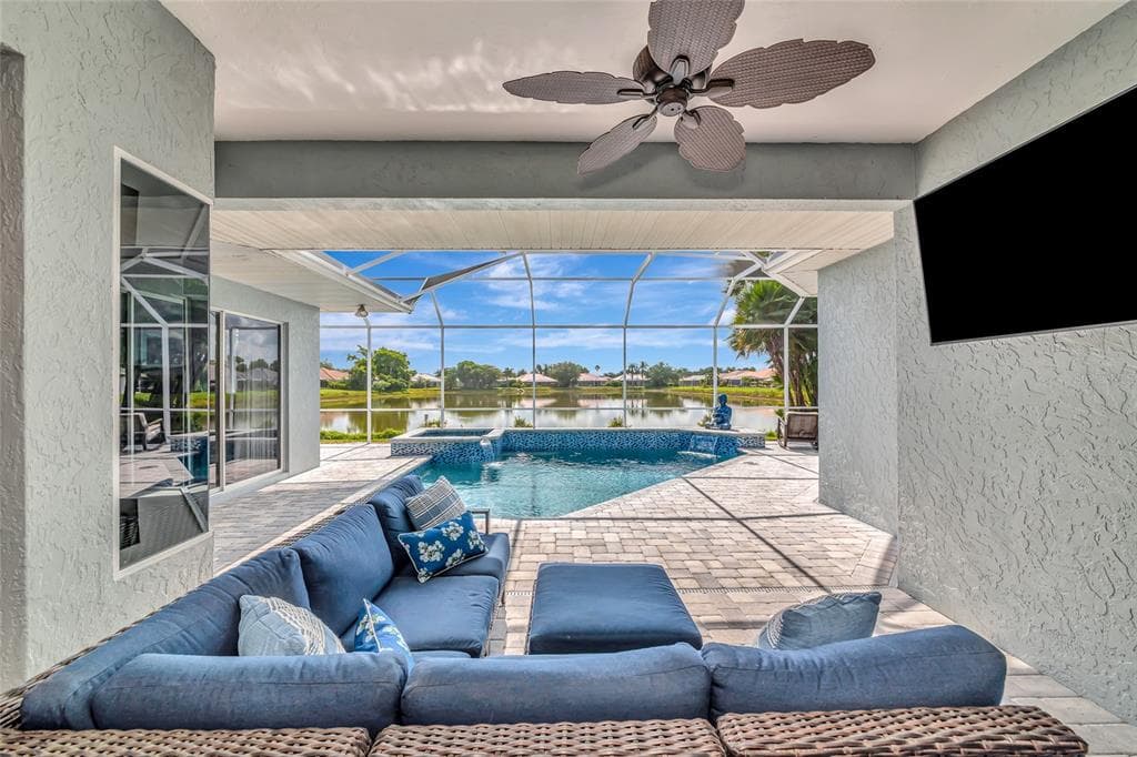 4941 THREE OAKS BOULEVARD photo 3