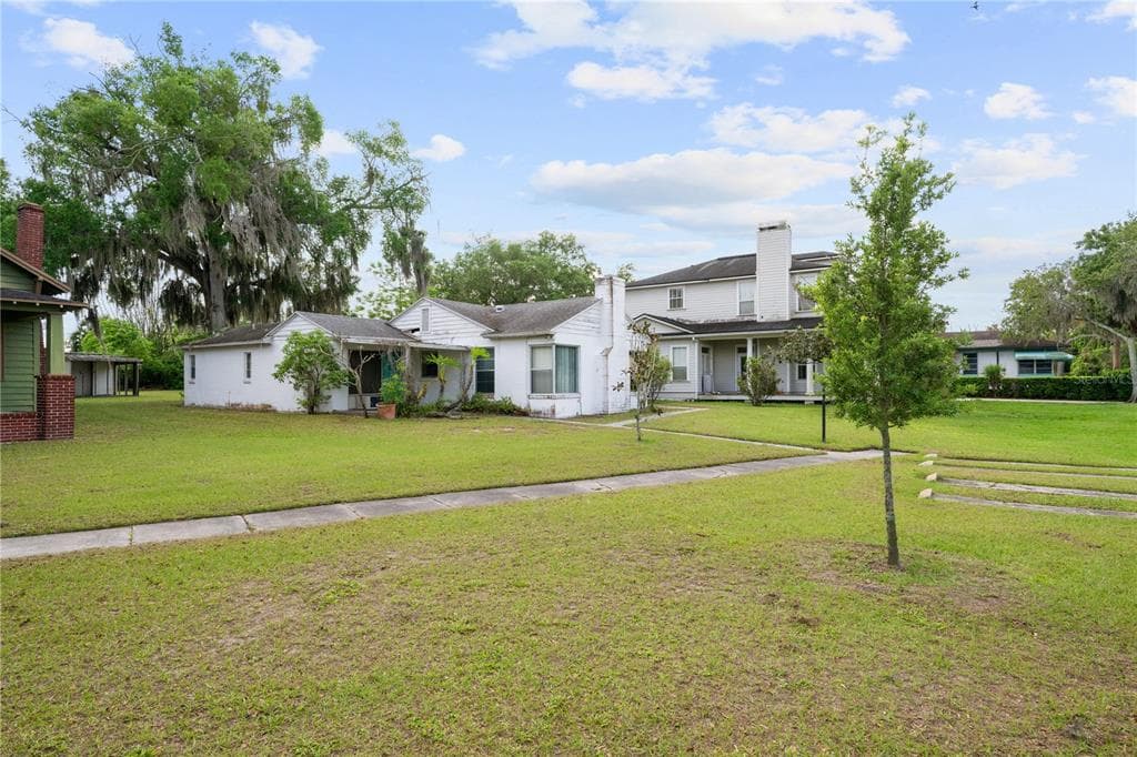 240 KILLARNEY DRIVE photo 1