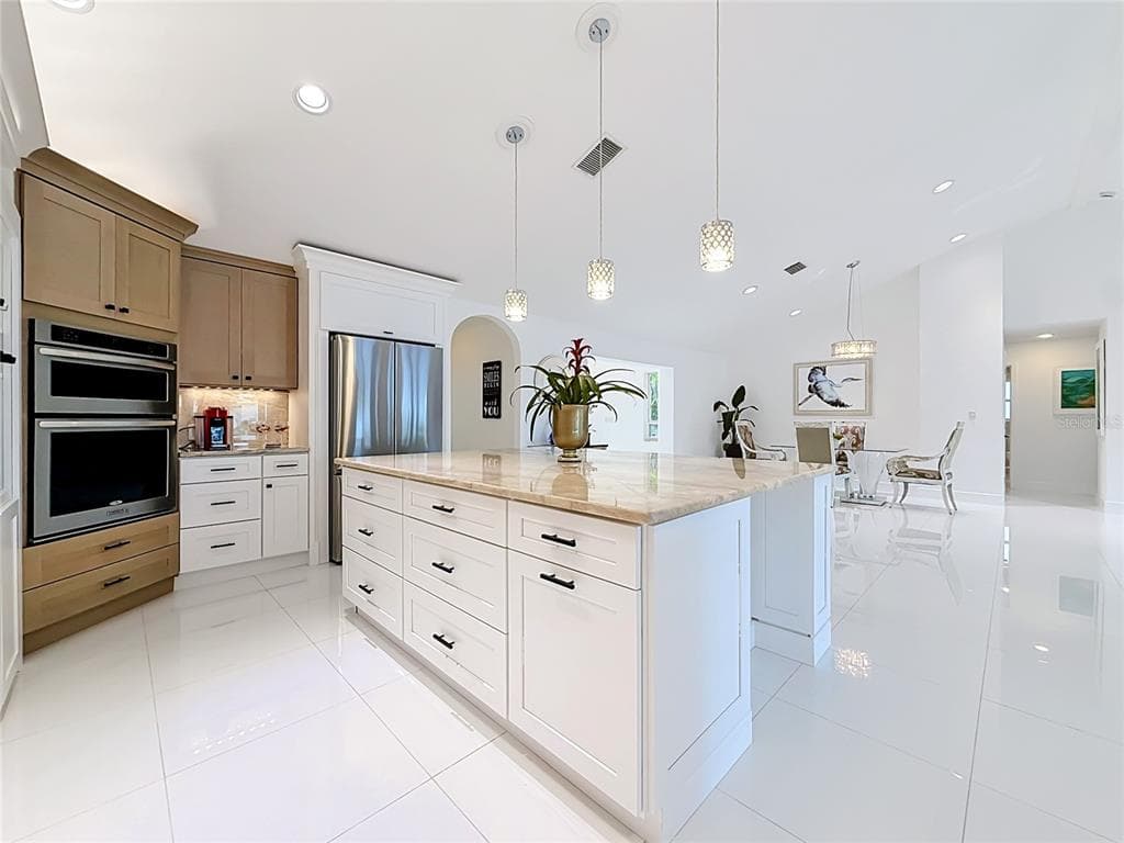 324 LEEWARD ISLAND photo 13