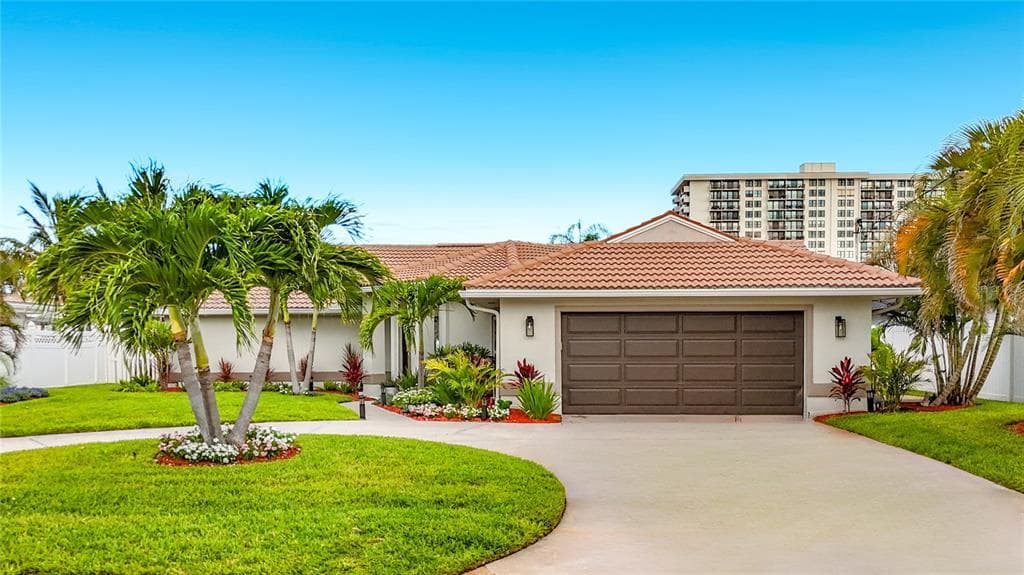 324 LEEWARD ISLAND 1