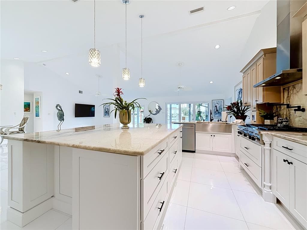 324 LEEWARD ISLAND photo 9