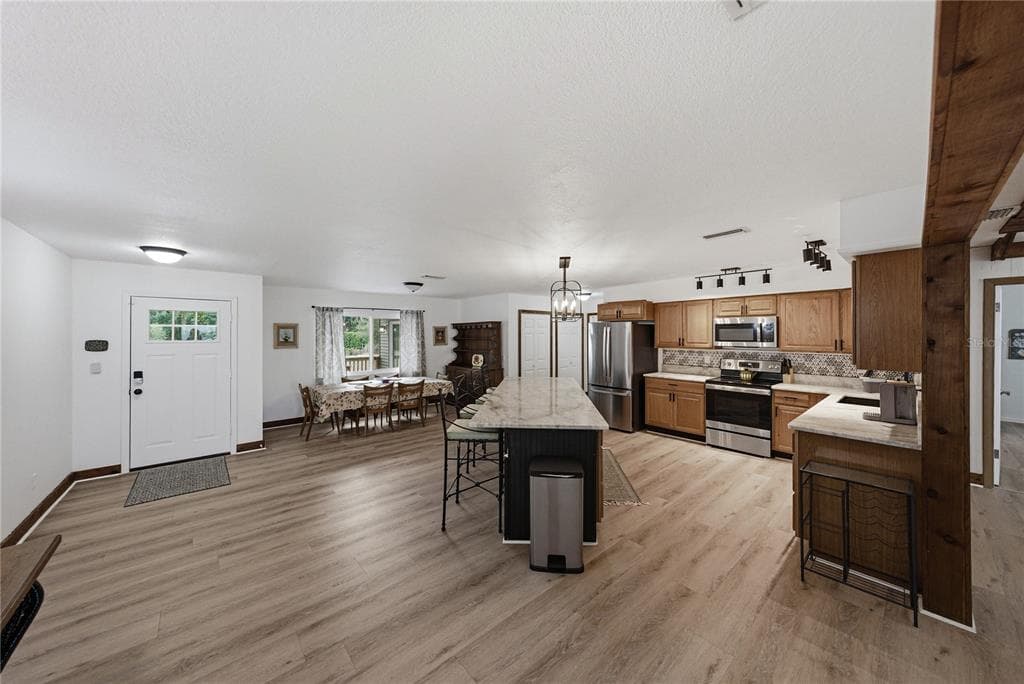 914 MANGHAM ROAD photo 7