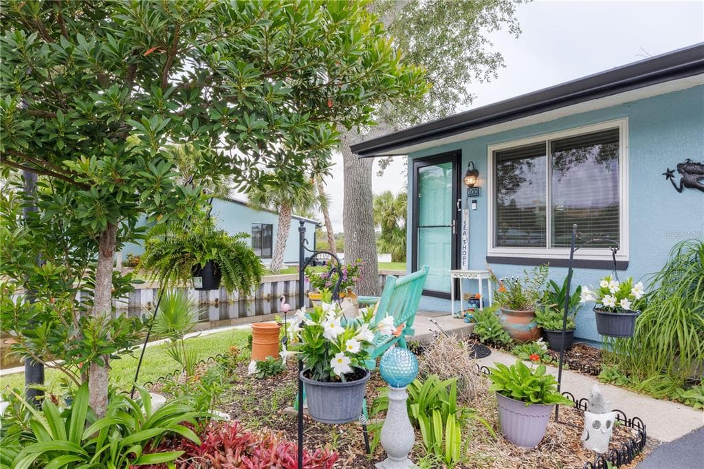 100 POINCIANA COVE COURT #100 4