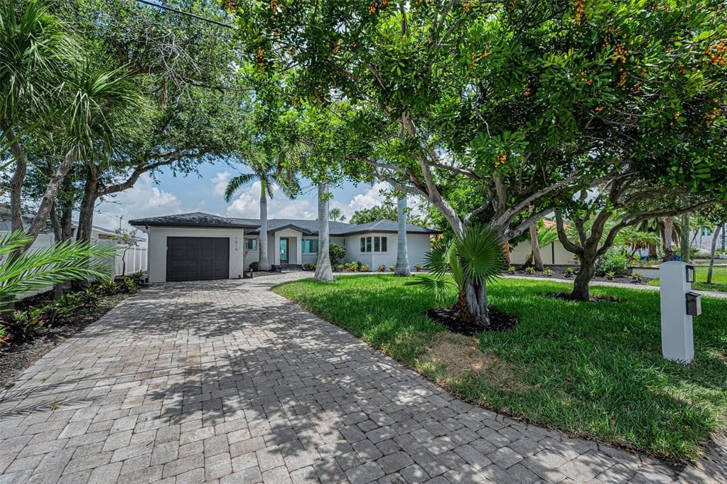 1014 BOCA CIEGA ISLE DRIVE 2