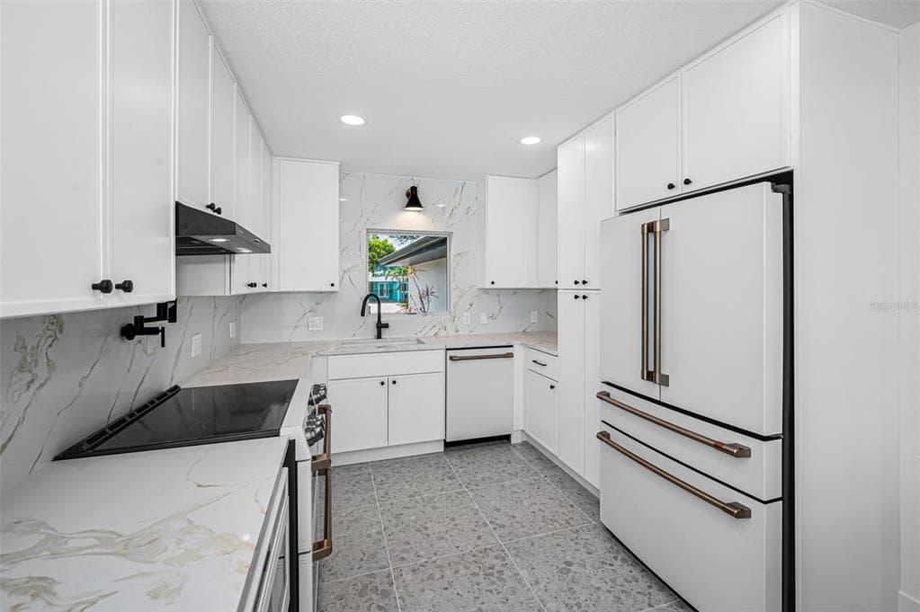 1014 BOCA CIEGA ISLE DRIVE photo 17