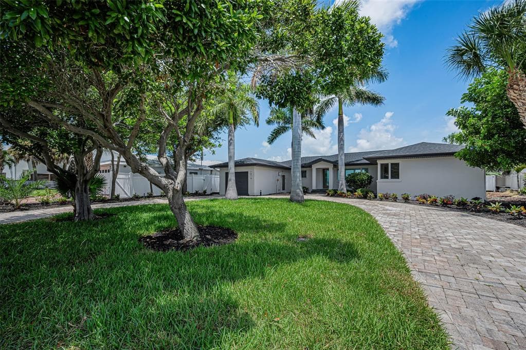 1014 BOCA CIEGA ISLE DRIVE 1