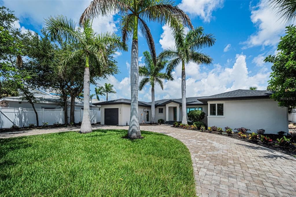 1014 BOCA CIEGA ISLE DRIVE photo 8