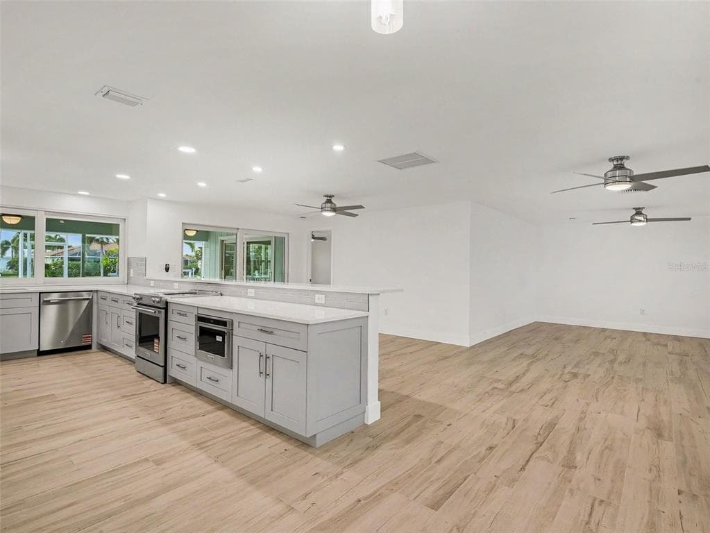 548 BELVEDERE COURT photo 23