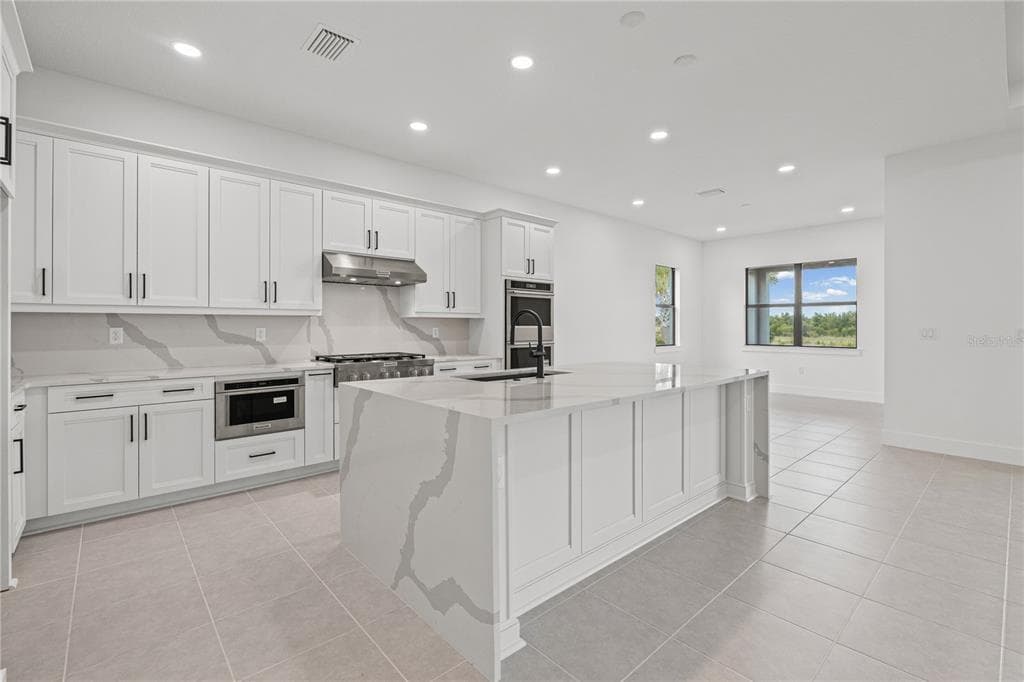 2629 WATERFRONT CIRCLE photo 21