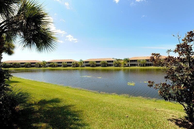 7106 PROSPERITY CIRCLE 1201 photo 16