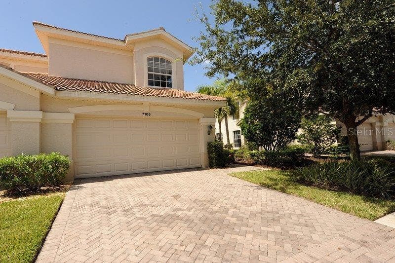 7106 PROSPERITY CIRCLE 1201 photo 1