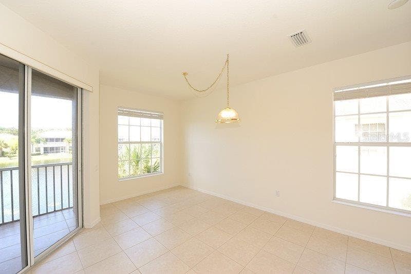 7106 PROSPERITY CIRCLE 1201 photo 4