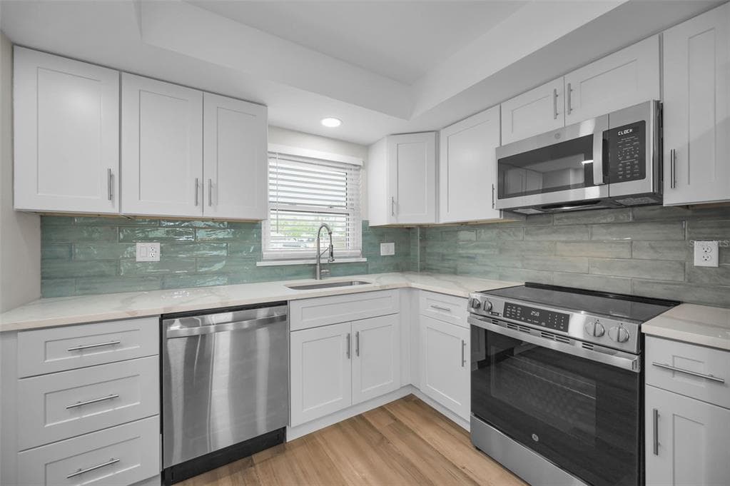 4650 COVE CIRCLE 105 photo 12