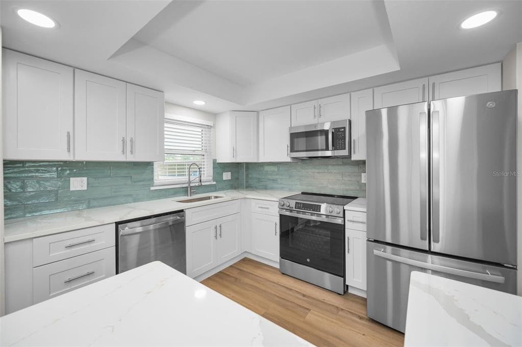 4650 COVE CIRCLE 105 photo 3