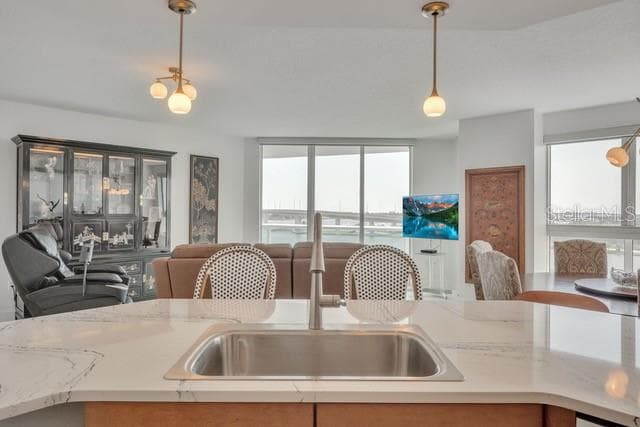 231 RIVERSIDE DRIVE #709-1 5