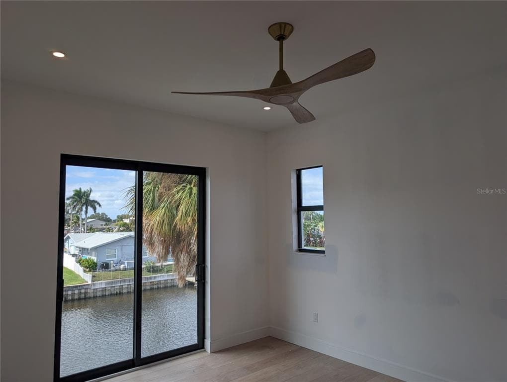 4086 13TH LANE NE photo 17